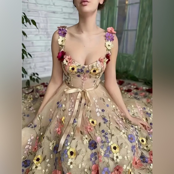 Jane Chic Designs Dresses & Skirts - Jane Chic Designs 3D Floral Dress